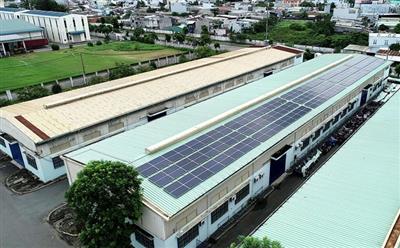 Điện mặt trời mái nhà: Giải pháp và kinh nghiệm xanh hóa ngành may mặc và các ngành công nghiệp hướng tới net-zero