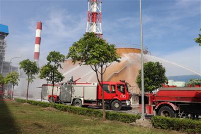 Diễn tập phương án chữa cháy và cứu nạn đối với bể chứa dầu tại Kho xăng dầu Công ty Nhiệt điện Thái Bình