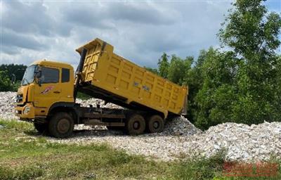 Đổ trộm hàng trăm tấn chất thải công nghiệp ra môi trường ở Đồng Nai