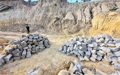 Gia Lai: Lợi dụng cải tạo ruộng để khai thác đất, đá