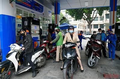 Giá xăng dầu tăng trở lại sau 4 lần giảm liên tiếp