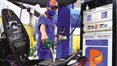 Giá xăng tăng nhẹ, giá dầu có loại tăng 840 đồng