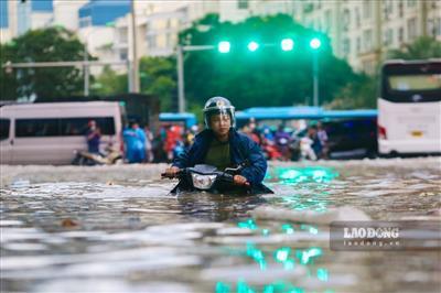 Hà Nội: Các điểm "nóng" về ngập lụt và ô nhiễm rác thải sẽ được xử lý thế nào?