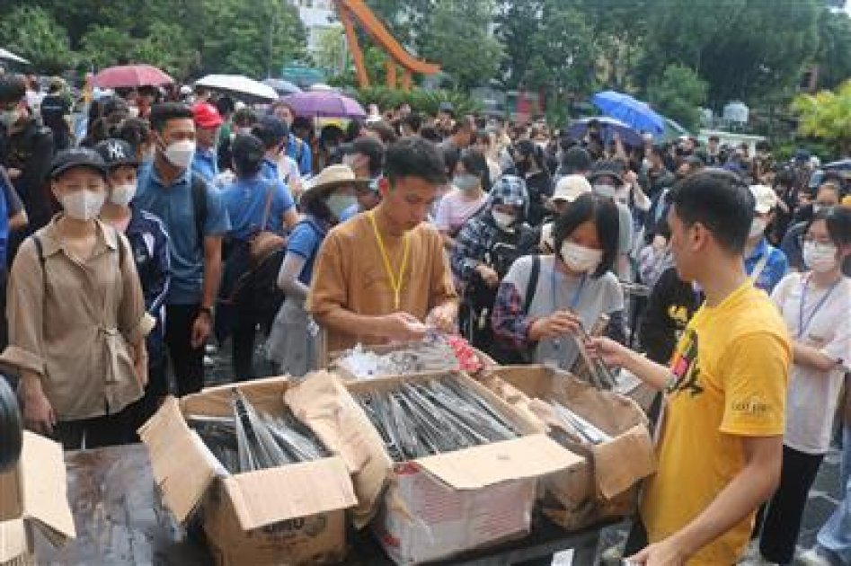 Hà Nội: Hơn 700 bạn trẻ chung tay dọn sạch Thủ đô