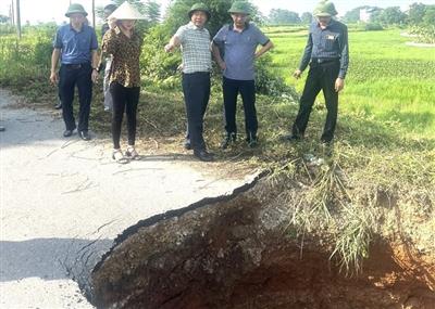Hà Nội: Khẩn trương khắc phục sự cố đê hữu Cầu, đoạn qua huyện Sóc Sơn