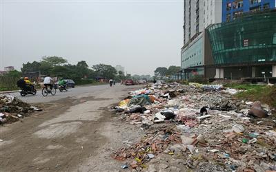 Hà Nội: Cần sớm xử lý tình trạng đổ trộm phế thải bừa bãi tại phường Đại Mỗ
