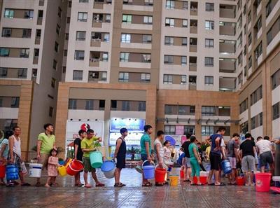 Hà Nội: Vẫn tiếp diễn tình cảnh thiếu nước sạch