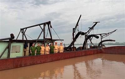 Hà Nội: Xử lý dứt điểm khai thác cát trái phép tại khu vực giáp ranh