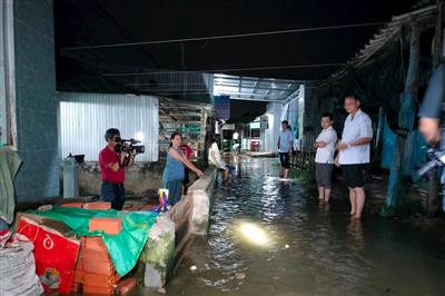 Hàng trăm hộ dân lo triều cường "nuốt nhà"