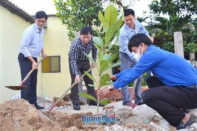 Hưởng ứng Chương trình trồng 1 tỷ cây xanh