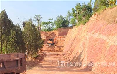 Khai thác đất lậu tại Hùng Sơn: Bị xử phạt vẫn ngang nhiên tái diễn