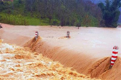 Khẩn trương ứng phó, giảm thiểu thiệt hại do mưa lớn, lũ quét và sạt lở đất
