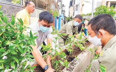 Khơi dậy sức dân trong bảo vệ môi trường