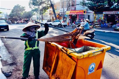 Không để rác ứ đọng trong khu dân cư
