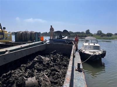 Lại “nóng” xử lý bùn thải