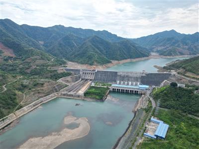 Lần đầu tiên nhà máy thủy điện Sơn La phải vận hành đến mực nước chết