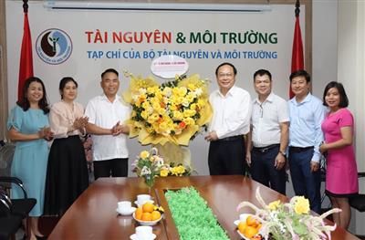 Lãnh đạo Bộ Tài nguyên và Môi trường chúc mừng Tạp chí Tài nguyên và Môi trường nhân kỷ niệm 99 năm Ngày Báo chí cách mạng Việt Nam