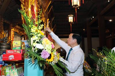 Lãnh đạo Đảng, Nhà nước dâng hương tri ân các Anh hùng, liệt sĩ tại Ngã ba Đồng Lộc