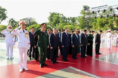 Lãnh đạo Đảng, Nhà nước dâng hương tưởng niệm các Anh hùng liệt sĩ