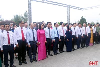 Lãnh đạo Đảng, Nhà nước dâng hương tưởng niệm Tổng Bí thư Trần Phú