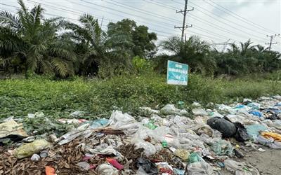 Long An: Tràn ngập rác thải quanh các khu công nghiệp ở huyện Đức Hòa