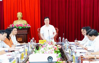 Nghệ An: Chủ tịch UBND tỉnh Nguyễn Đức Trung làm việc với Sở Tài nguyên và Môi trường