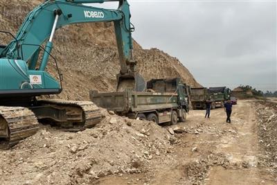 Nghệ An: Điều tra vụ khai thác trái phép hàng trăm nghìn mét khối đất san lấp