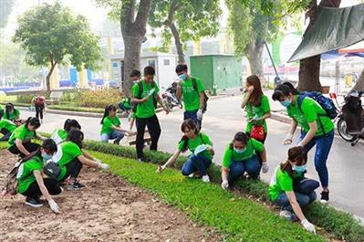 Nhân sự chuyên trách về bảo vệ môi trường tại các cơ sở phát thải lớn: Kinh nghiệm quốc tế và đề xuất cho Việt Nam