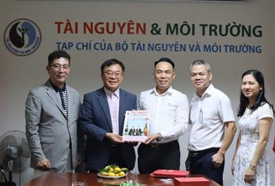 Nhật báo Gyeongnam Maeil Hàn Quốc trao đổi hợp tác với Tạp chí Tài nguyên và Môi trường