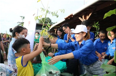 Nhiều hoạt động hưởng ứng chiến dịch làm cho thế giới sạch hơn