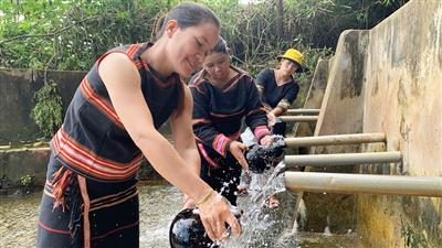 Những giọt nước trong lòng thành phố