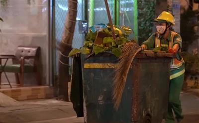 Những người thầm lặng giữ sạch phố phường đón Tết