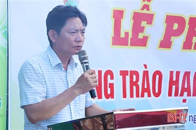 Nông dân Cẩm Xuyên (Hà Tĩnh) hưởng ứng phong trào hạn chế rác thải nhựa