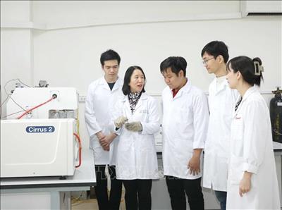 Nữ giáo sư miệt mài với các nghiên cứu bảo vệ môi trường