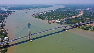 Nước sông Mê Kông đầy, vơi đột ngột