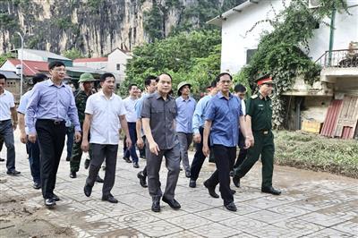 Phó Thủ tướng Bùi Thanh Sơn thị sát công tác ứng phó mưa lũ, thăm bà con tại 2 huyện bị ngập lụt tại Lạng Sơn