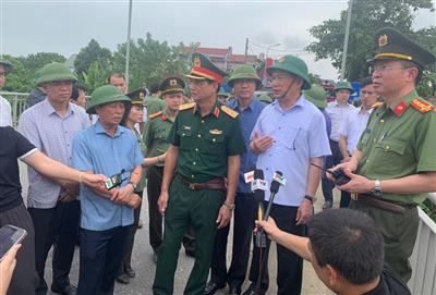 Phó Thủ tướng Hồ Đức Phớc: Khẩn trương tìm kiếm, cứu nạn vụ sập cầu Phong Châu