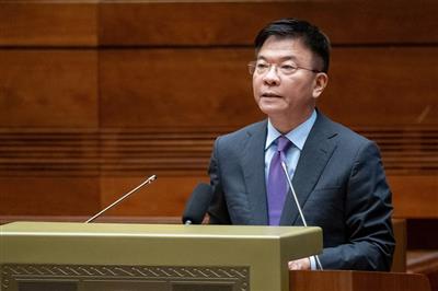 Phó Thủ tướng Lê Thành Long làm rõ thêm một số vấn đề liên quan thuộc trách nhiệm của Chính phủ