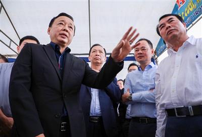 Phó Thủ tướng Trần Hồng Hà khảo sát thực tế tuyến cao tốc từ Tân Phú đến Liên Khương