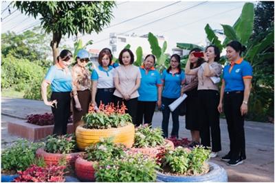 Phụ nữ Hoài Đức chung tay bảo vệ môi trường