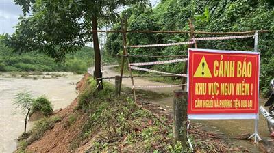 Quảng Ngãi công bố tình huống khẩn cấp 9 khu vực sạt lở núi, bờ sông