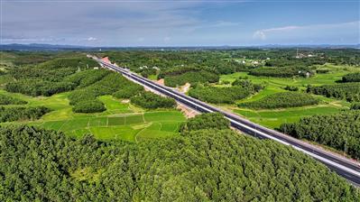 Quảng Ninh 7 năm liên tiếp đạt tăng trưởng 2 con số