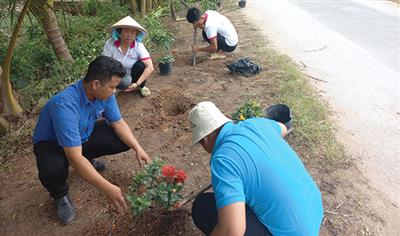 Ra quân Ngày Chủ nhật xanh “Cùng Tâm Như Sen bảo vệ môi trường”