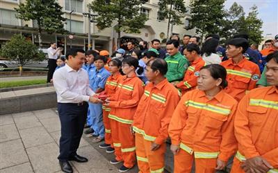 Ra quân tổng vệ sinh môi trường đón Tết Giáp Thìn