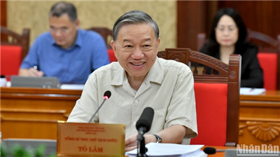 Tập trung công sức, trí tuệ hoàn thiện văn kiện quan trọng của Đại hội XIV