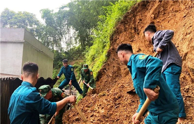 Thanh Hóa trợ giúp người dân khắc phục sạt lở đất