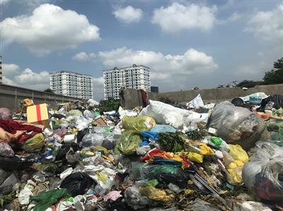 Thành phố Hồ Chí Minh: Vấn nạn rác thải 'chui' ngày càng nghiêm trọng