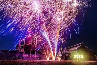 Thế giới chào đón năm 2023 trong pháo hoa rực rỡ và khoảnh khắc đáng nhớ