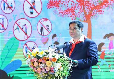 Thủ tướng: Lắng nghe trẻ em bằng trái tim, bảo vệ trẻ em bằng hành động