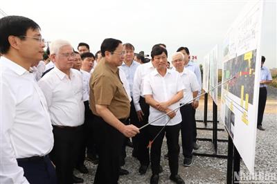 Thủ tướng Phạm Minh Chính khảo sát các công trình giao thông trọng điểm tại Bình Dương